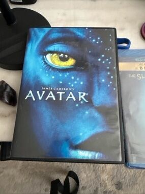 James Cameron's Avatar DVD - Blue